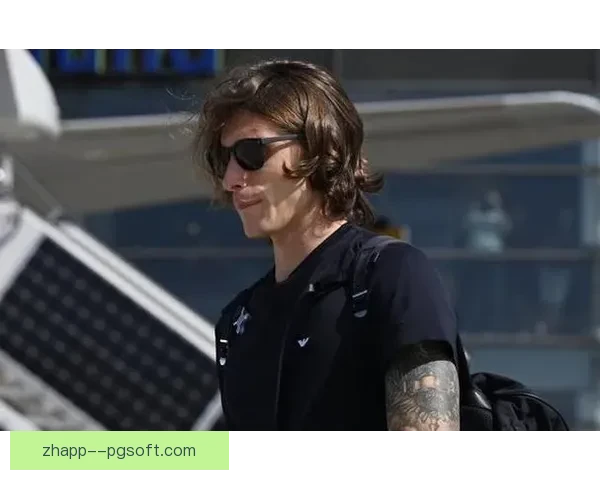 卡拉菲奥里欧洲杯关键助攻助力球队创造胜利辉煌