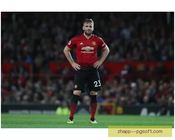 曼联官方宣布卢克·肖腿筋受伤预计缺阵四周 将缺席多场重要比赛